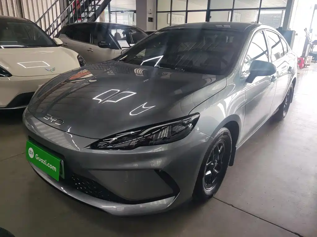 BYD Seal 05 DM-i 2025