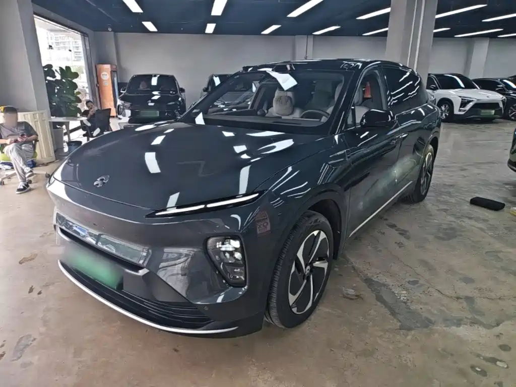 NIO ES8 2023
