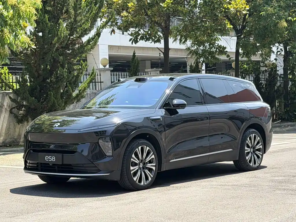 NIO ES8 2023
