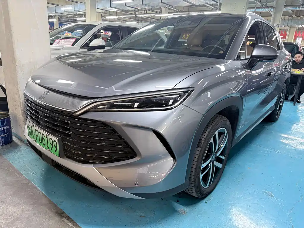 BYD L DM-i 2025
