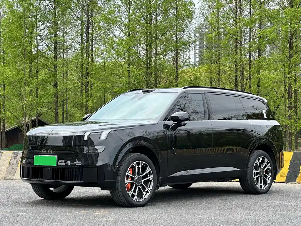 Lynk & Co 领克900 2025