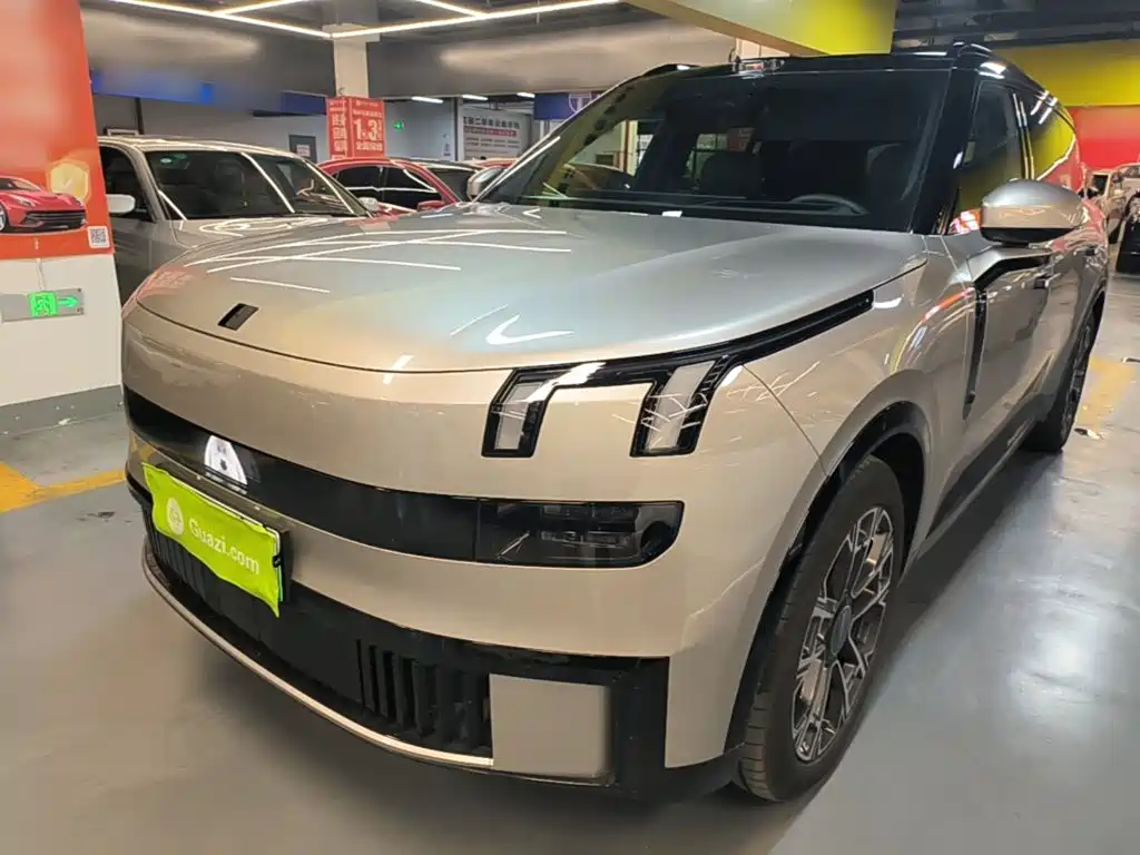 Lynk & Co 领克900 2025