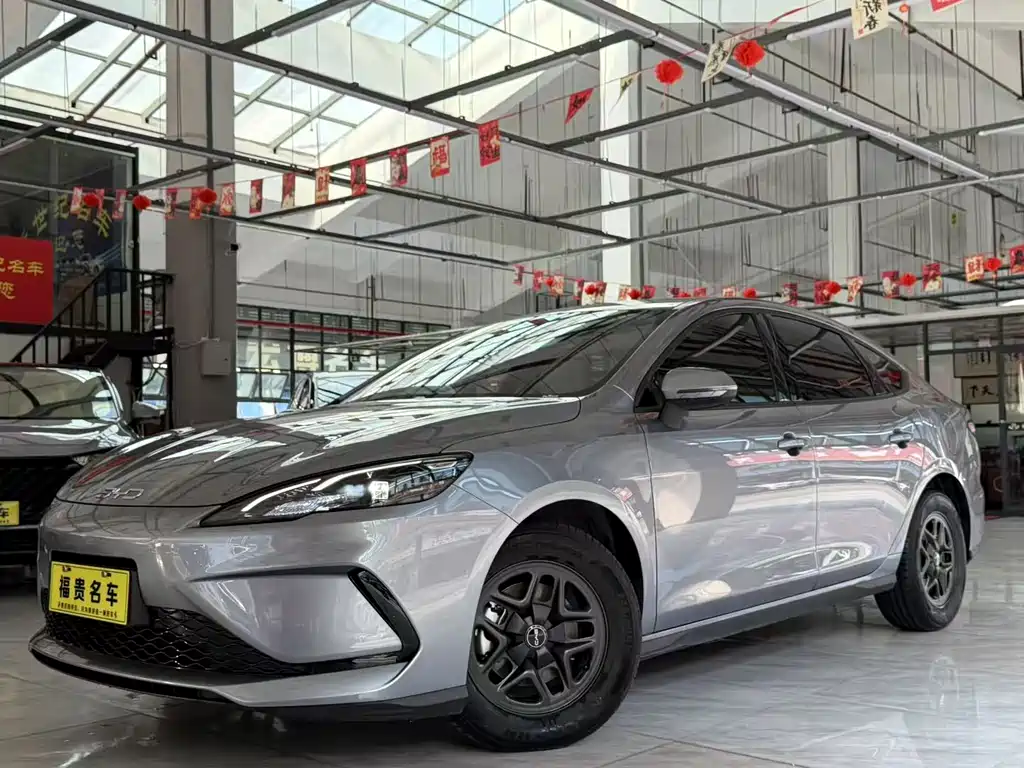 BYD Seal 05 DM-i 2025