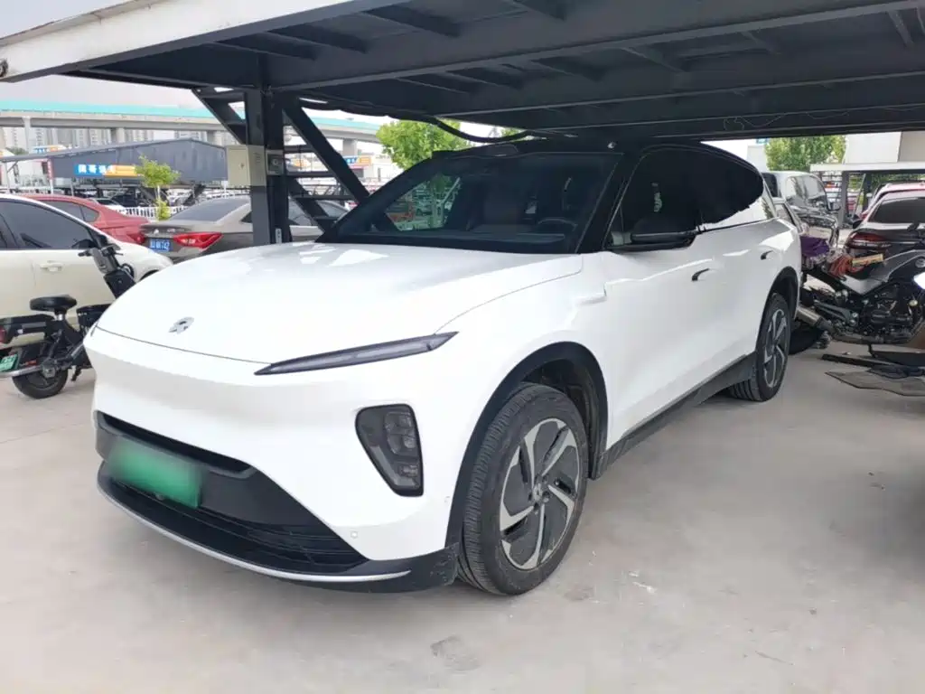 NIO ES8 2023