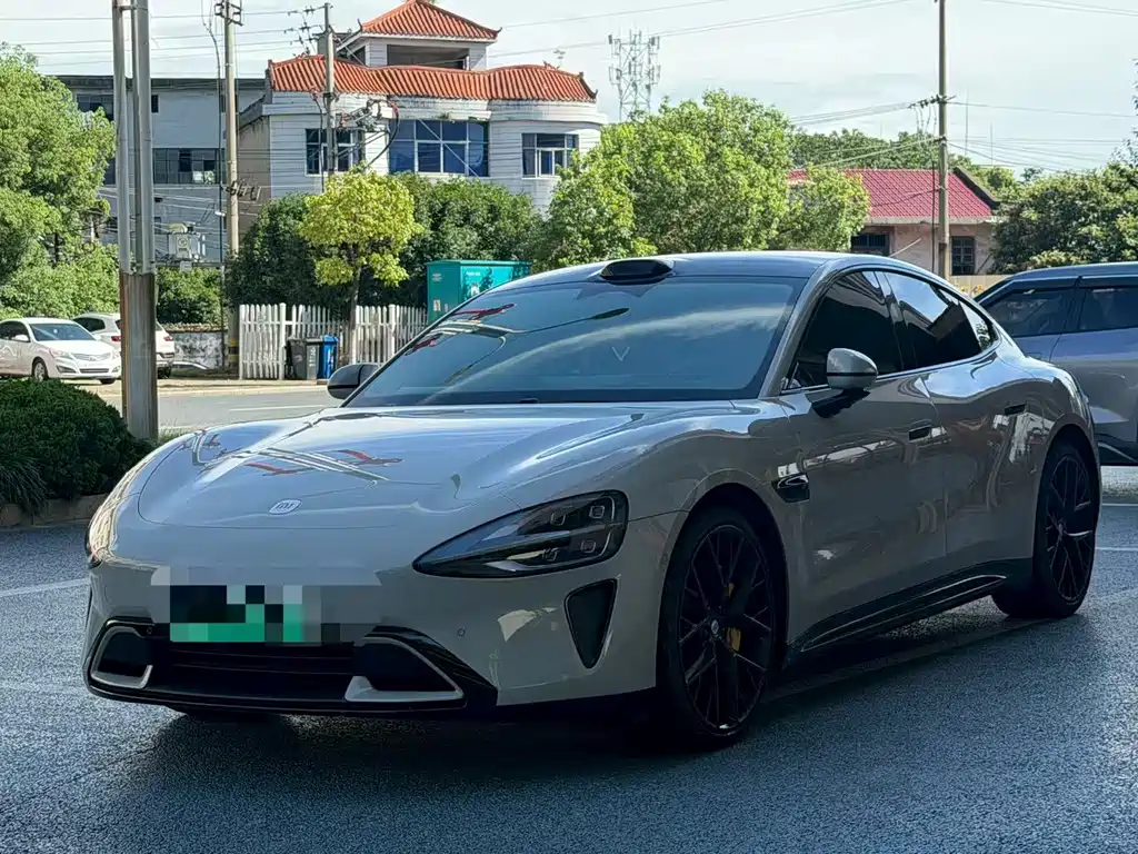 Xiaomi SU7 2024