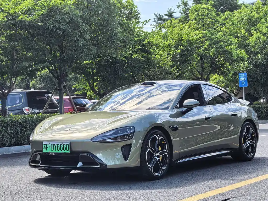 Xiaomi SU7 2024