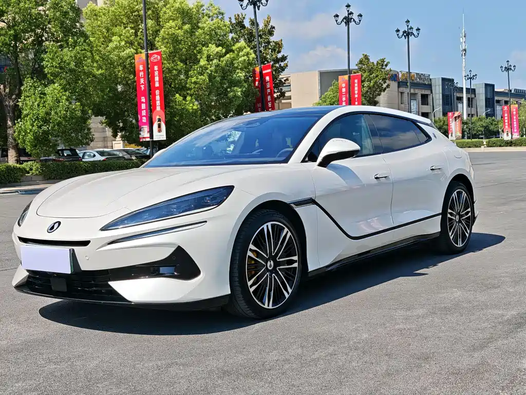 Denza Denza Z9GT 2024