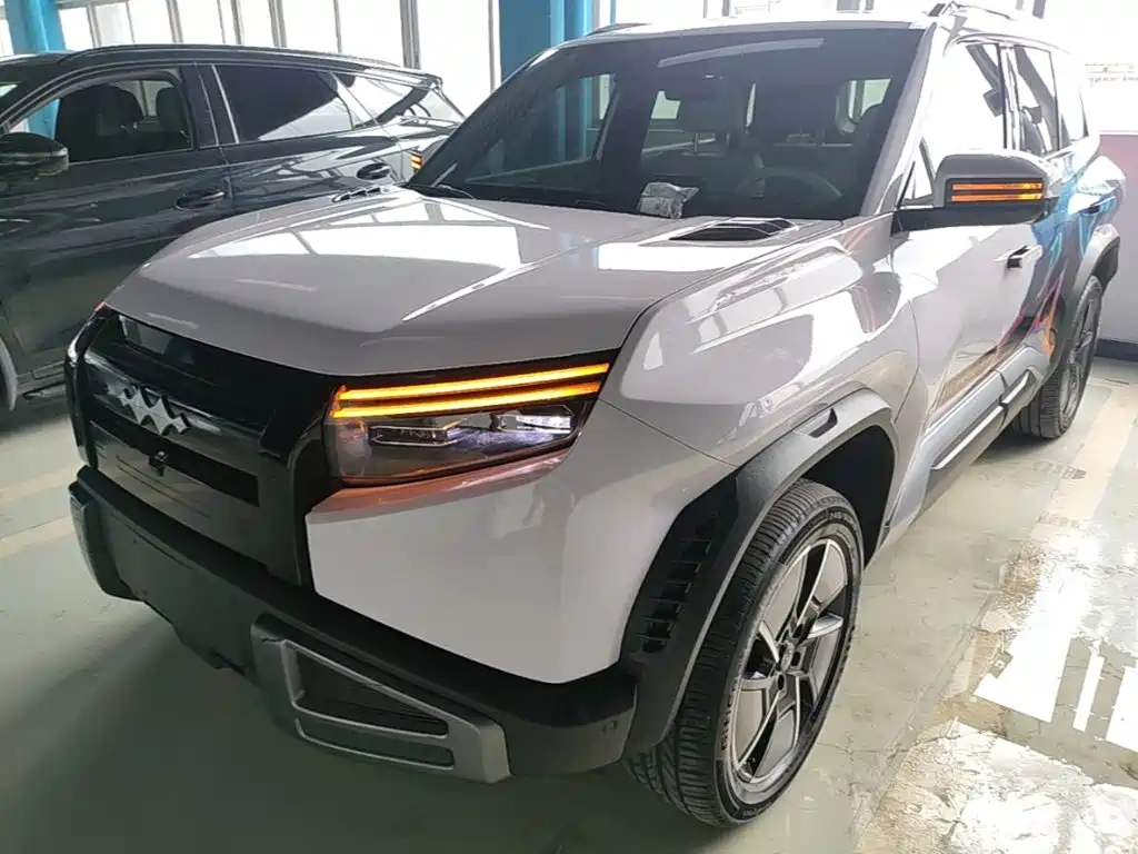 Fang Cheng Bao Titanium 3 2025