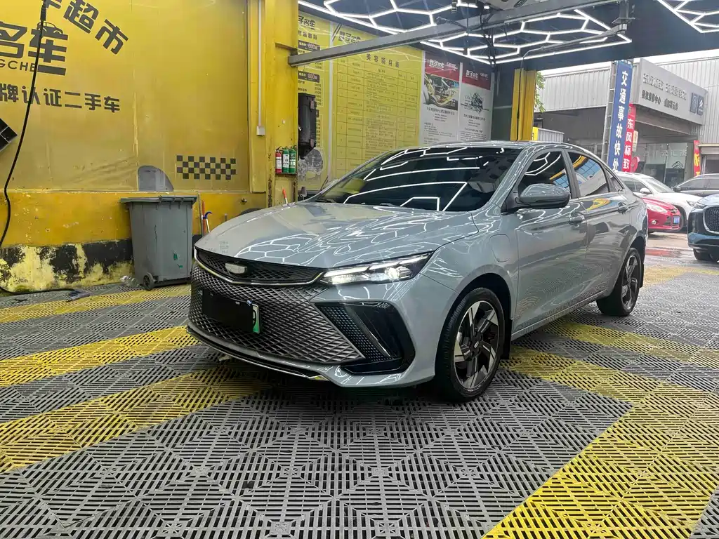 Geely L HiP 2023