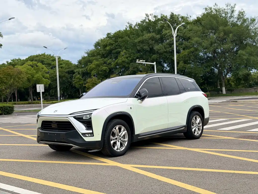 NIO ES8 2019