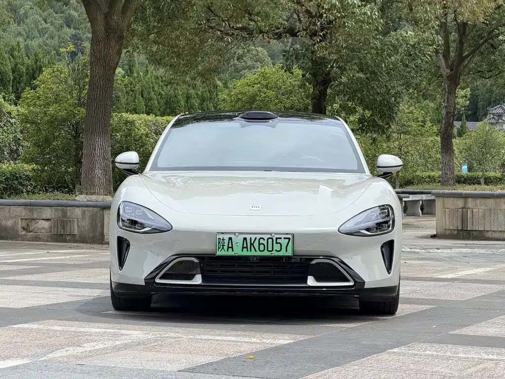 Xiaomi SU7 2024