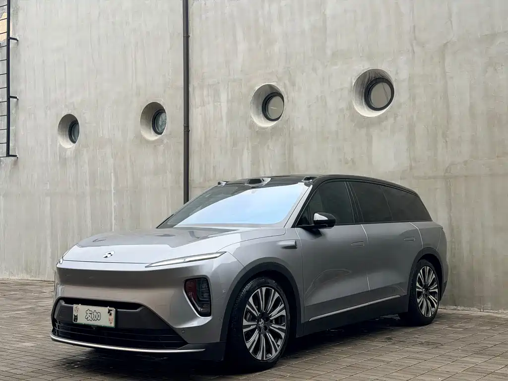 NIO ES8 2024