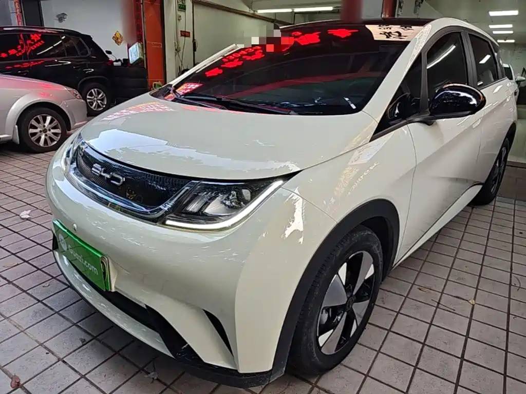 BYD Dolphin 2023
