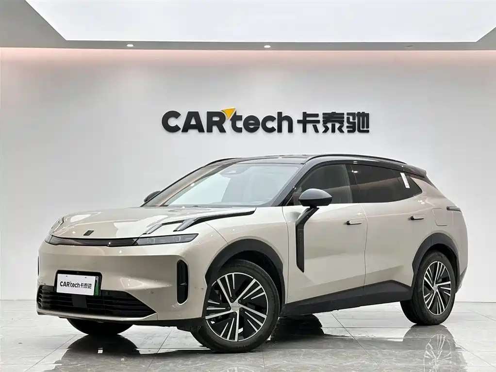 Lynk & Co 08 EM-P 2024