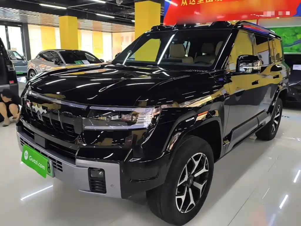 Fang Cheng Bao Leopard 8 2025