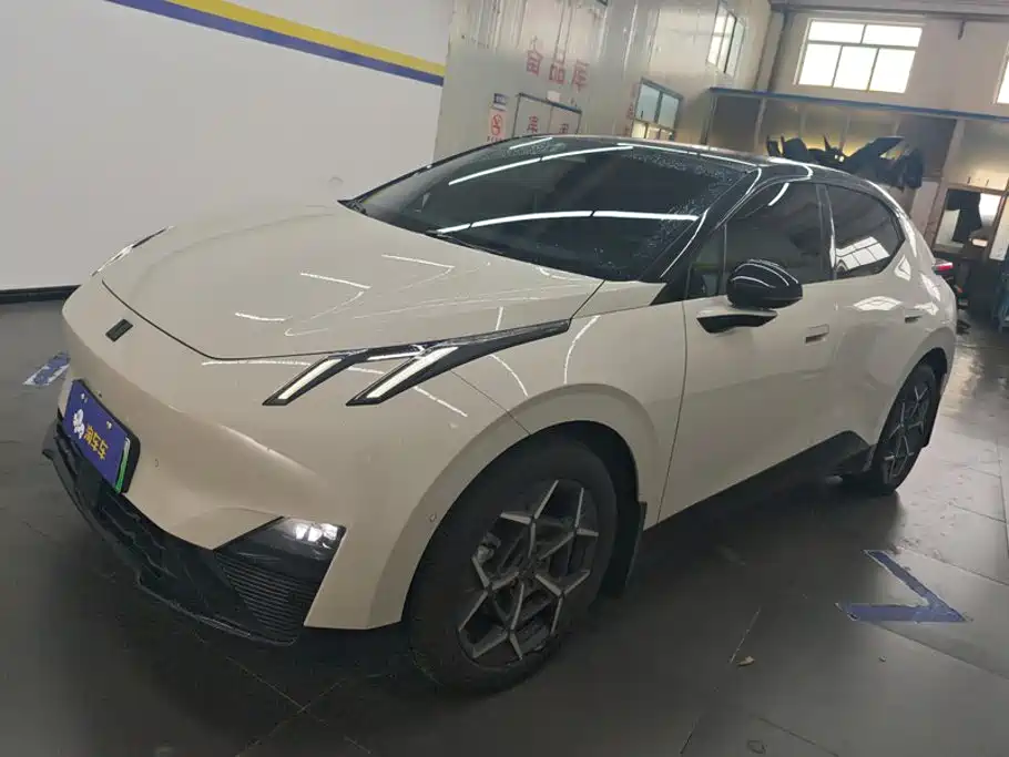 Lynk & Co Z20 2025