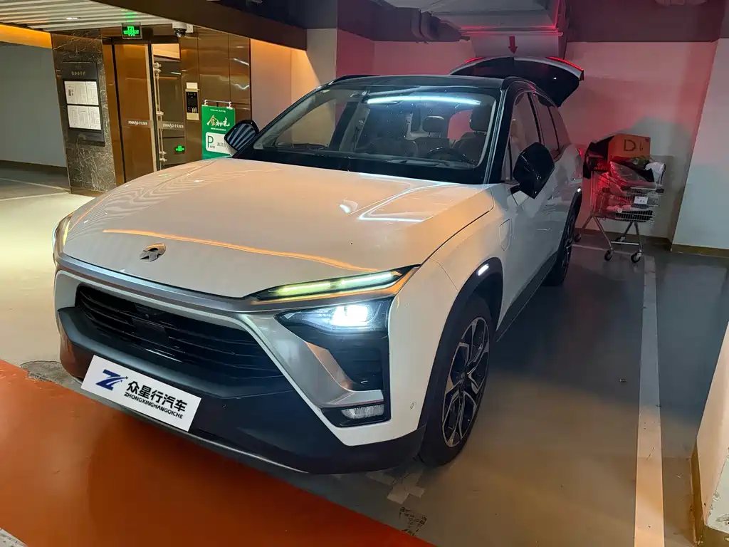 NIO ES8 2018