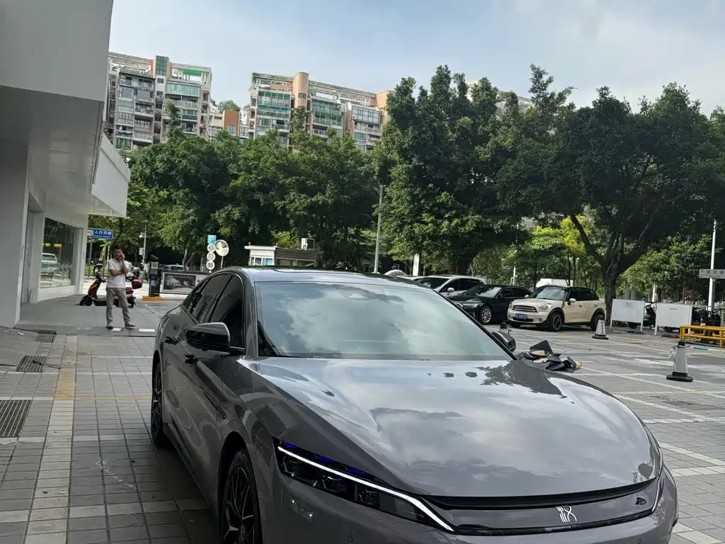 BYD Han 2025