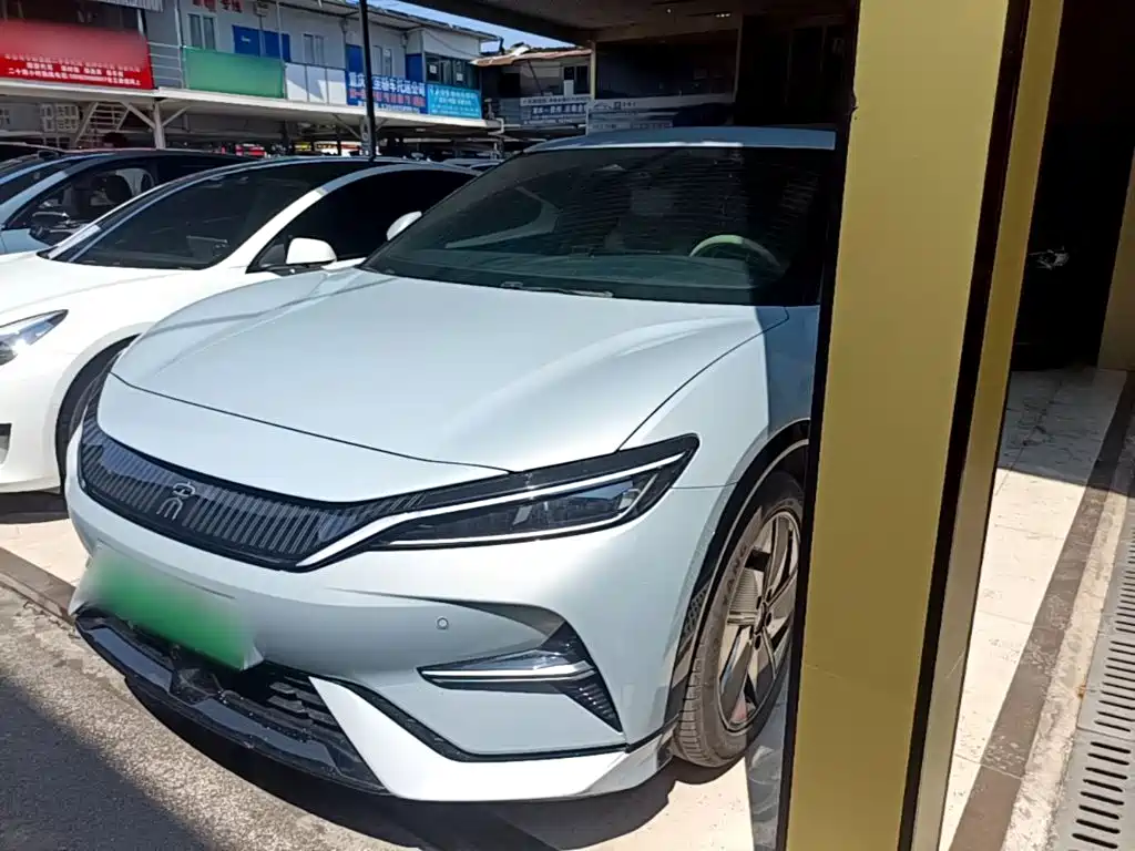BYD L EV 2024