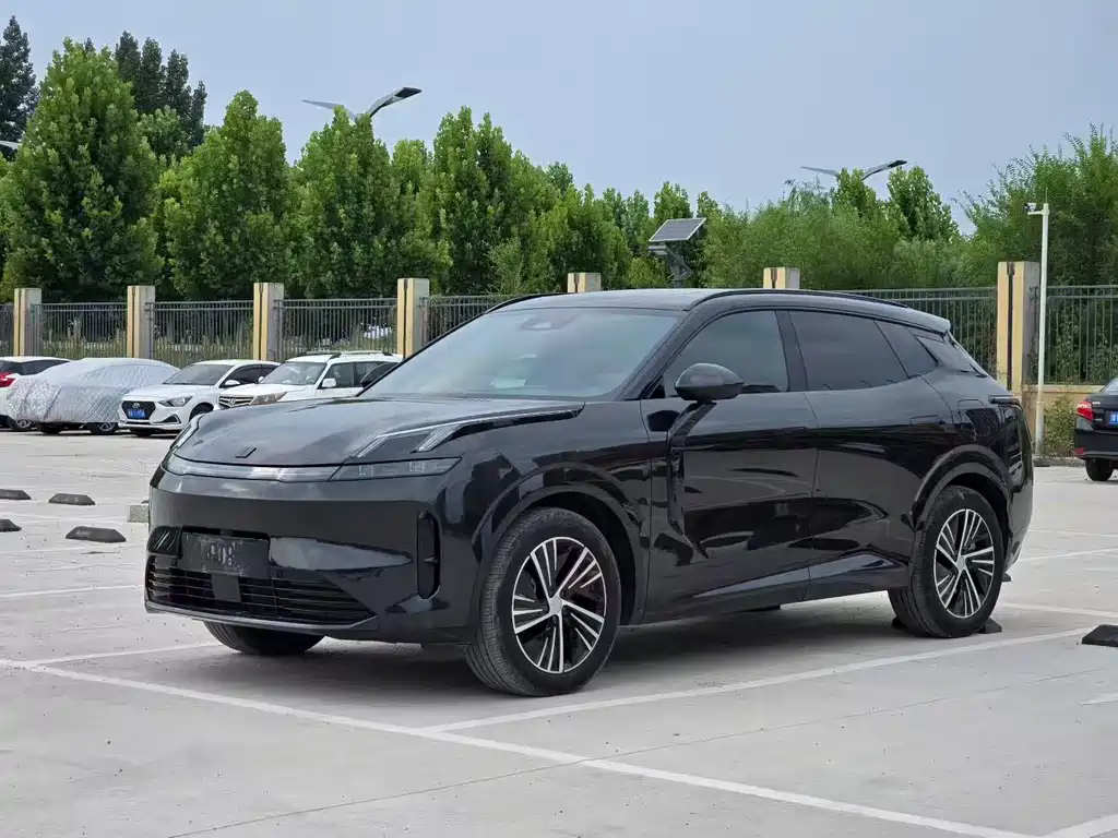 Lynk & Co 08 EM-P 2023