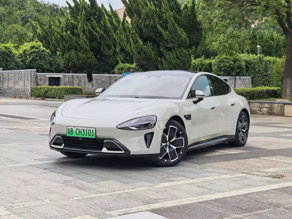 Xiaomi SU7 2024