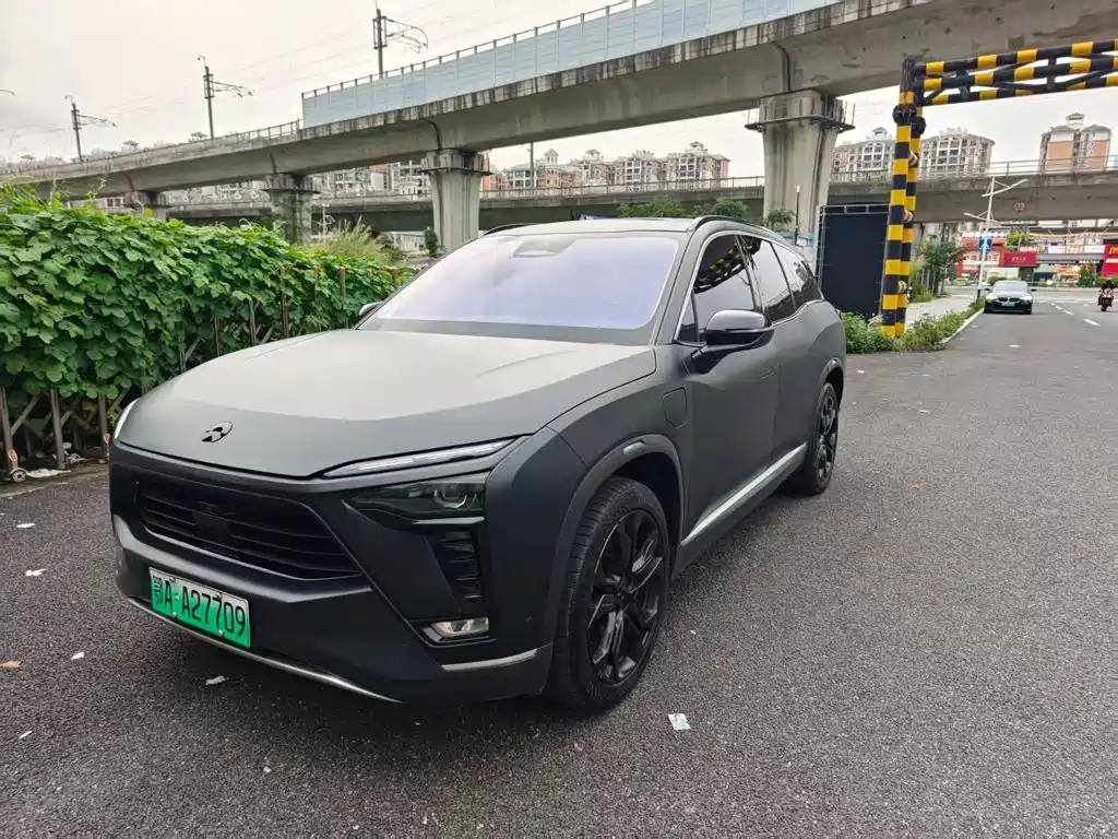 NIO ES8 2021
