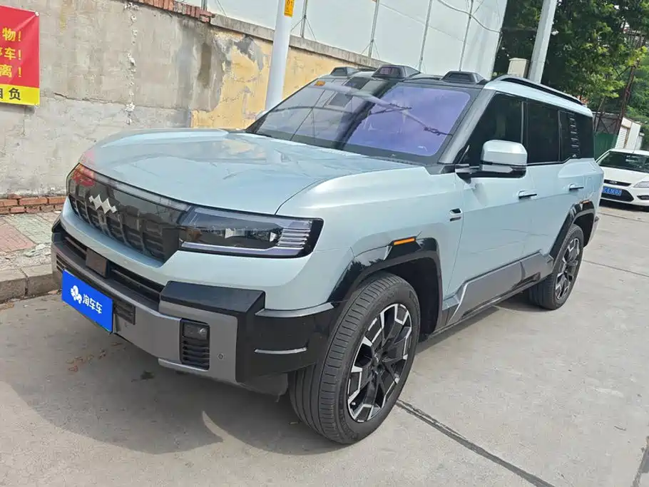 Fang Cheng Bao Leopard 8 2025