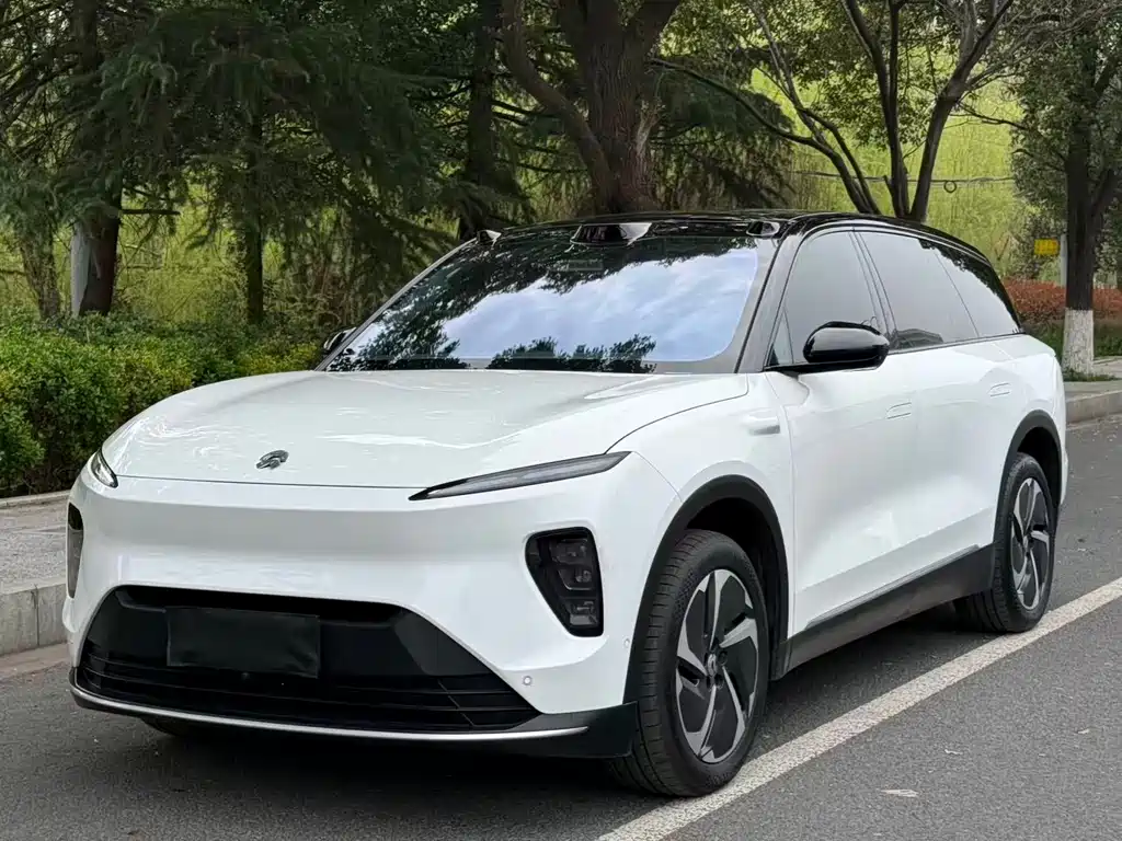 NIO ES8 2024