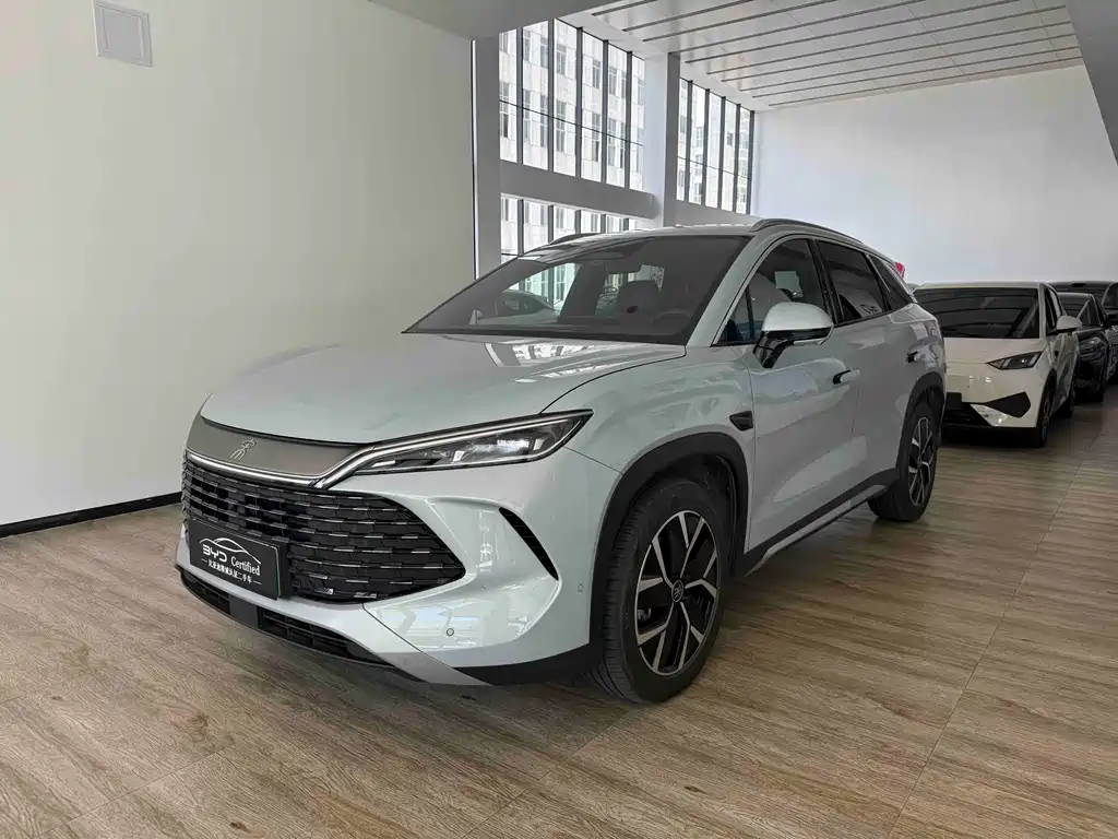 BYD L DM-i 2025