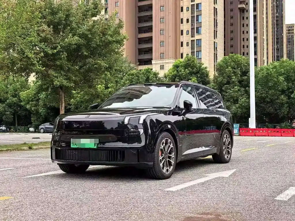 Lynk & Co 领克900 2025