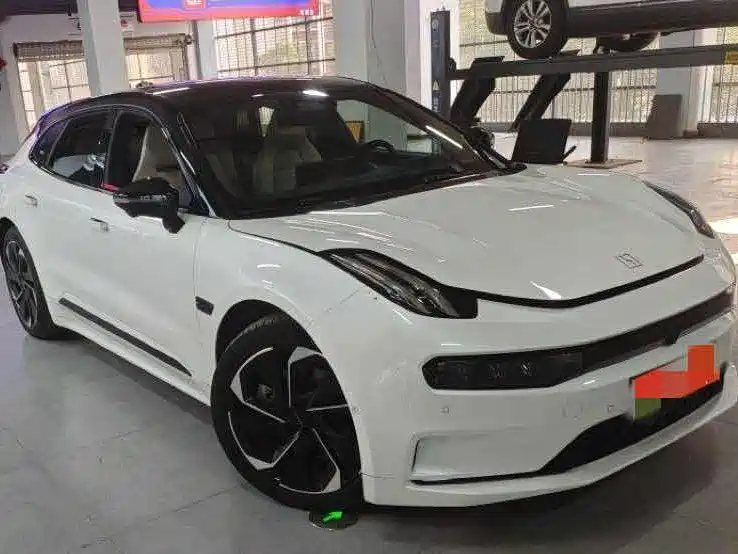 Zeekr 001 2023