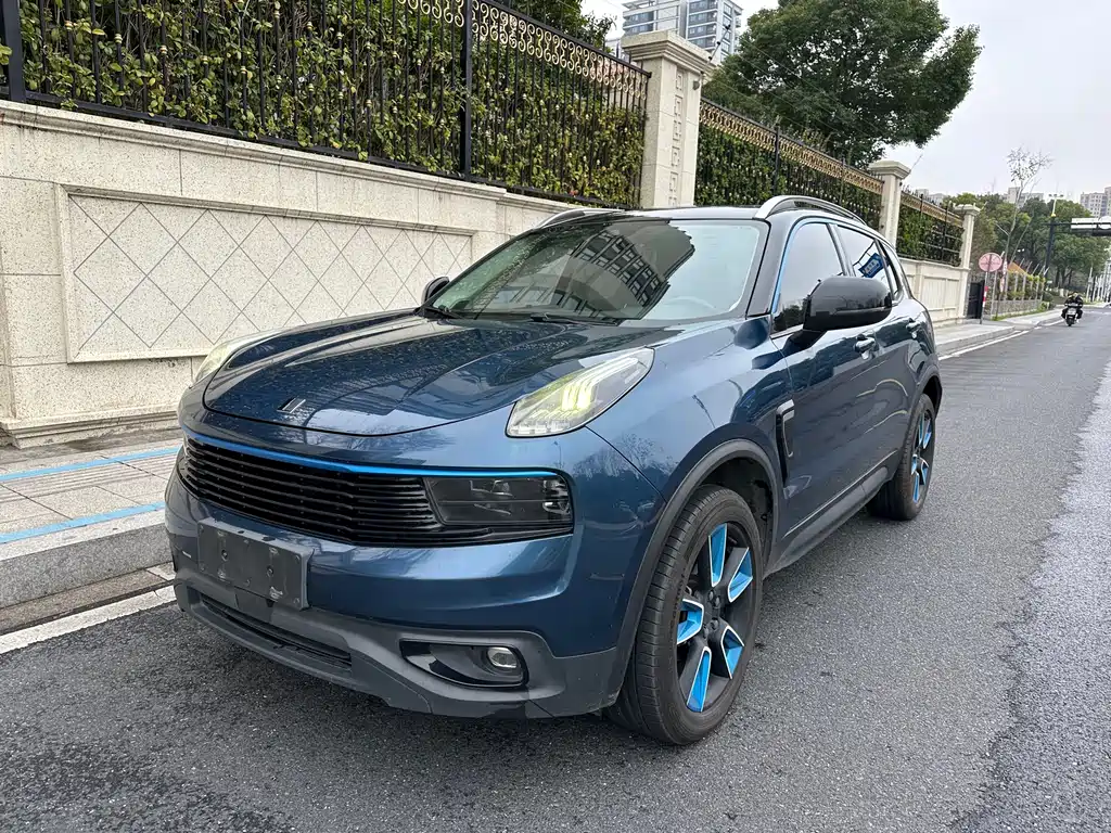 Lynk & Co 01 2017