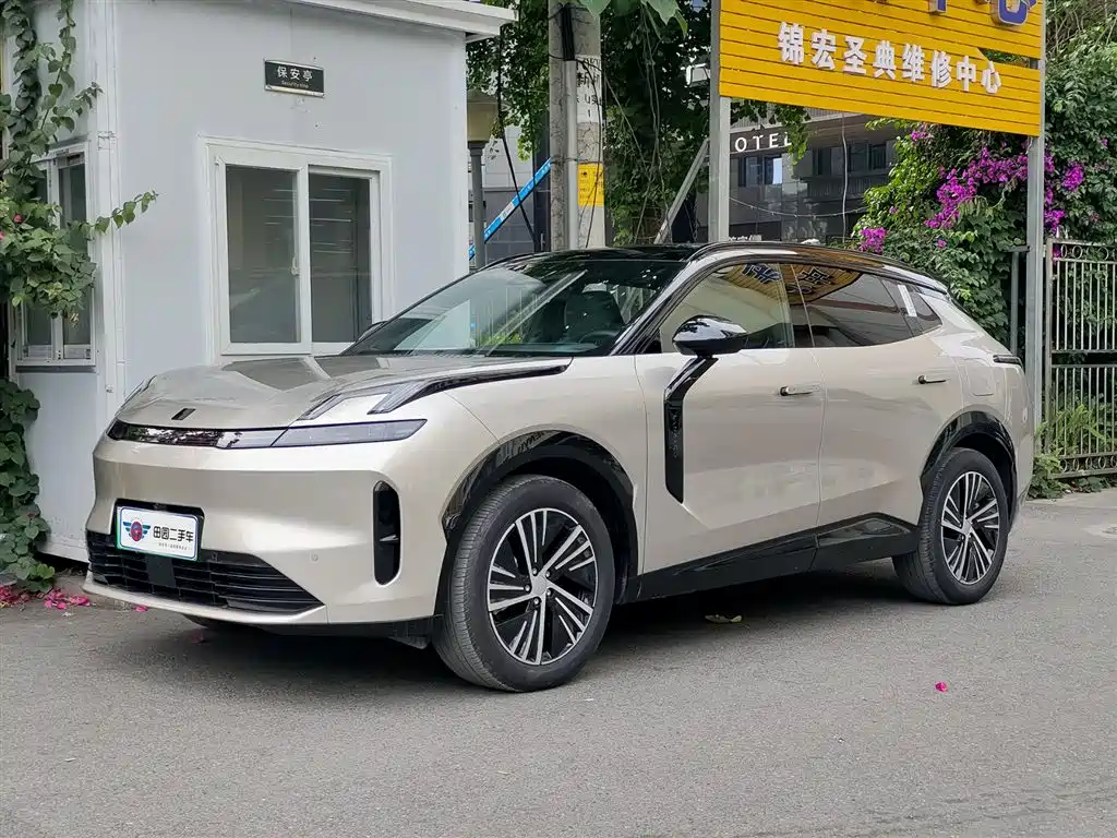 Lynk & Co 08 EM-P 2024