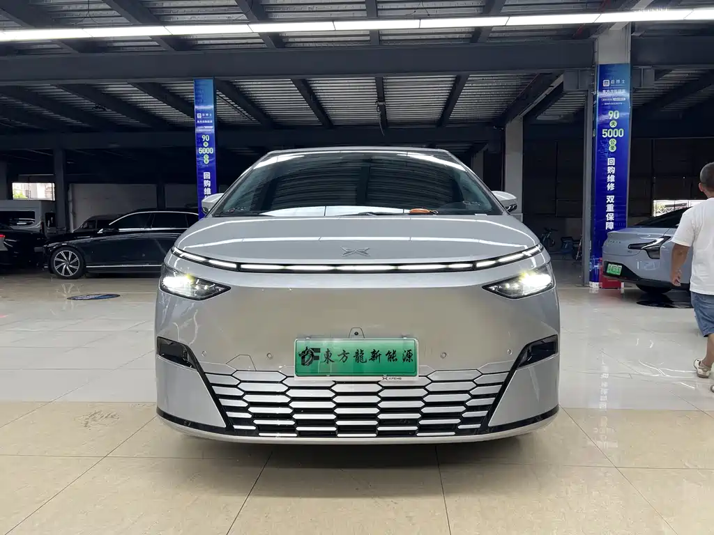 XPENG X9 2024