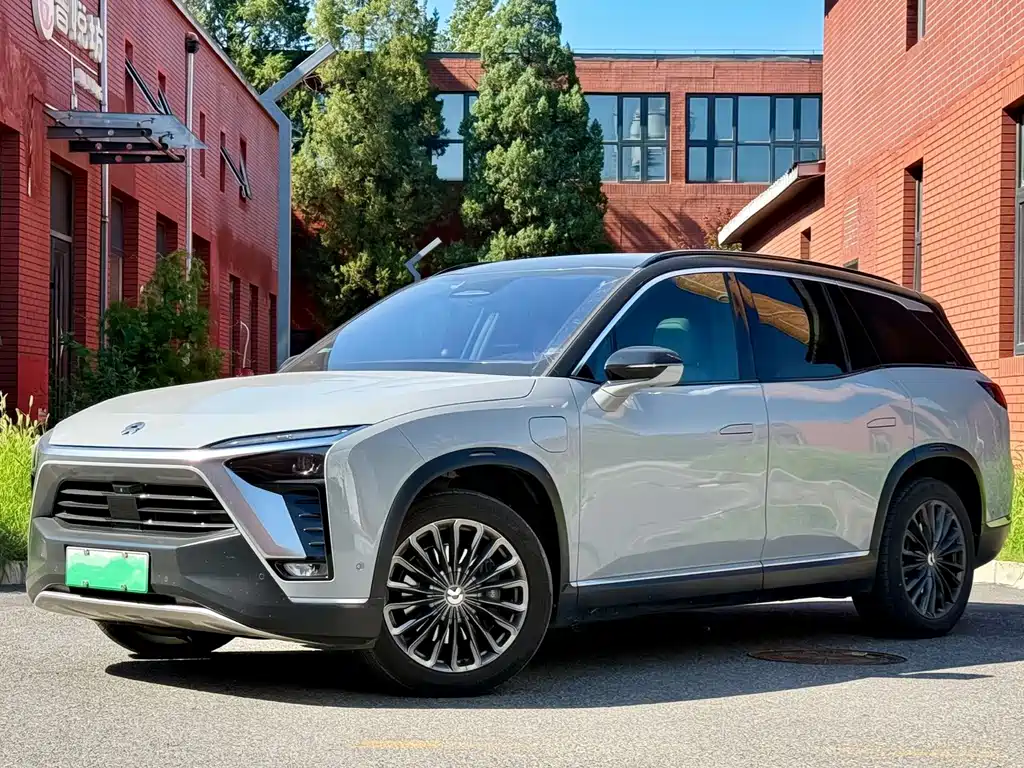 NIO ES8 2021