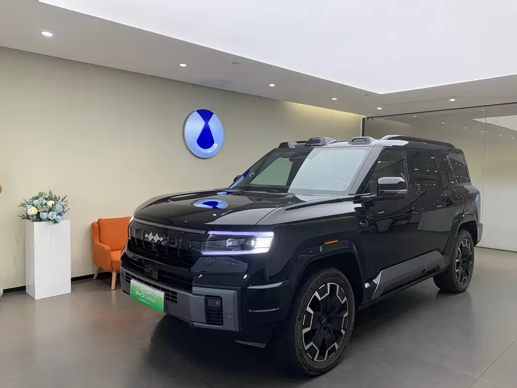 Fang Cheng Bao Leopard 8 2024
