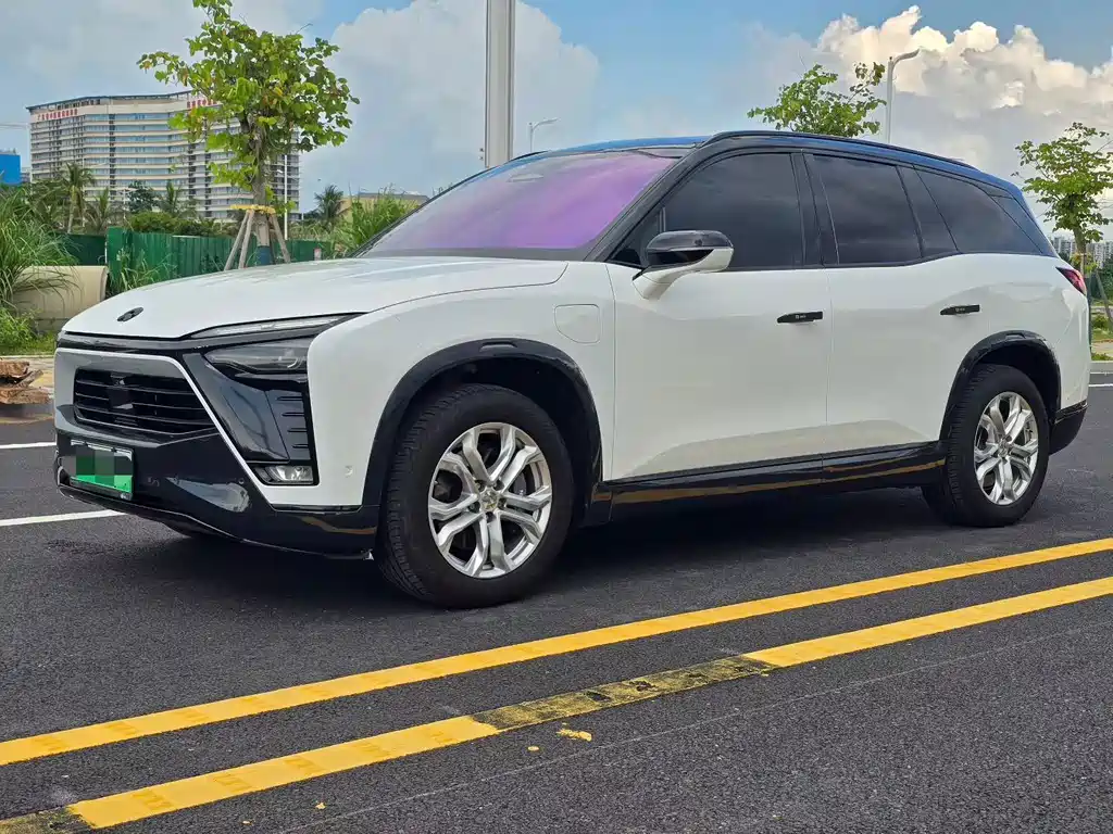 NIO ES8 2021