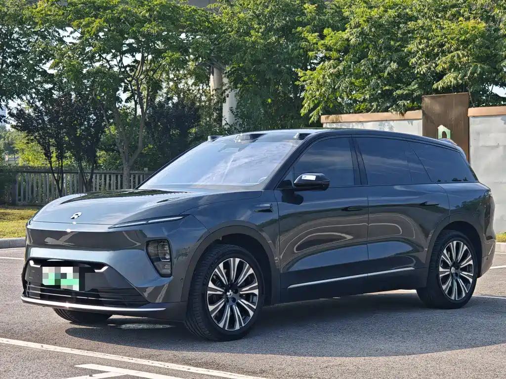 NIO ES8 2025