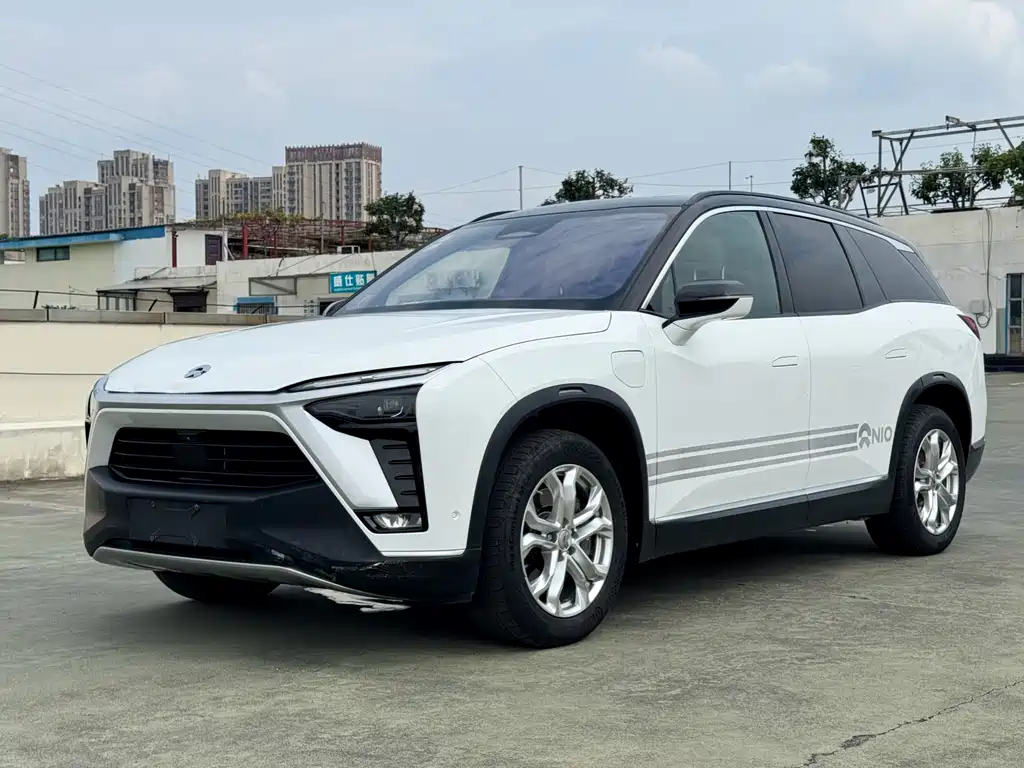 NIO ES8 2021