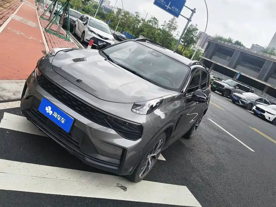 Lynk & Co 01 2022